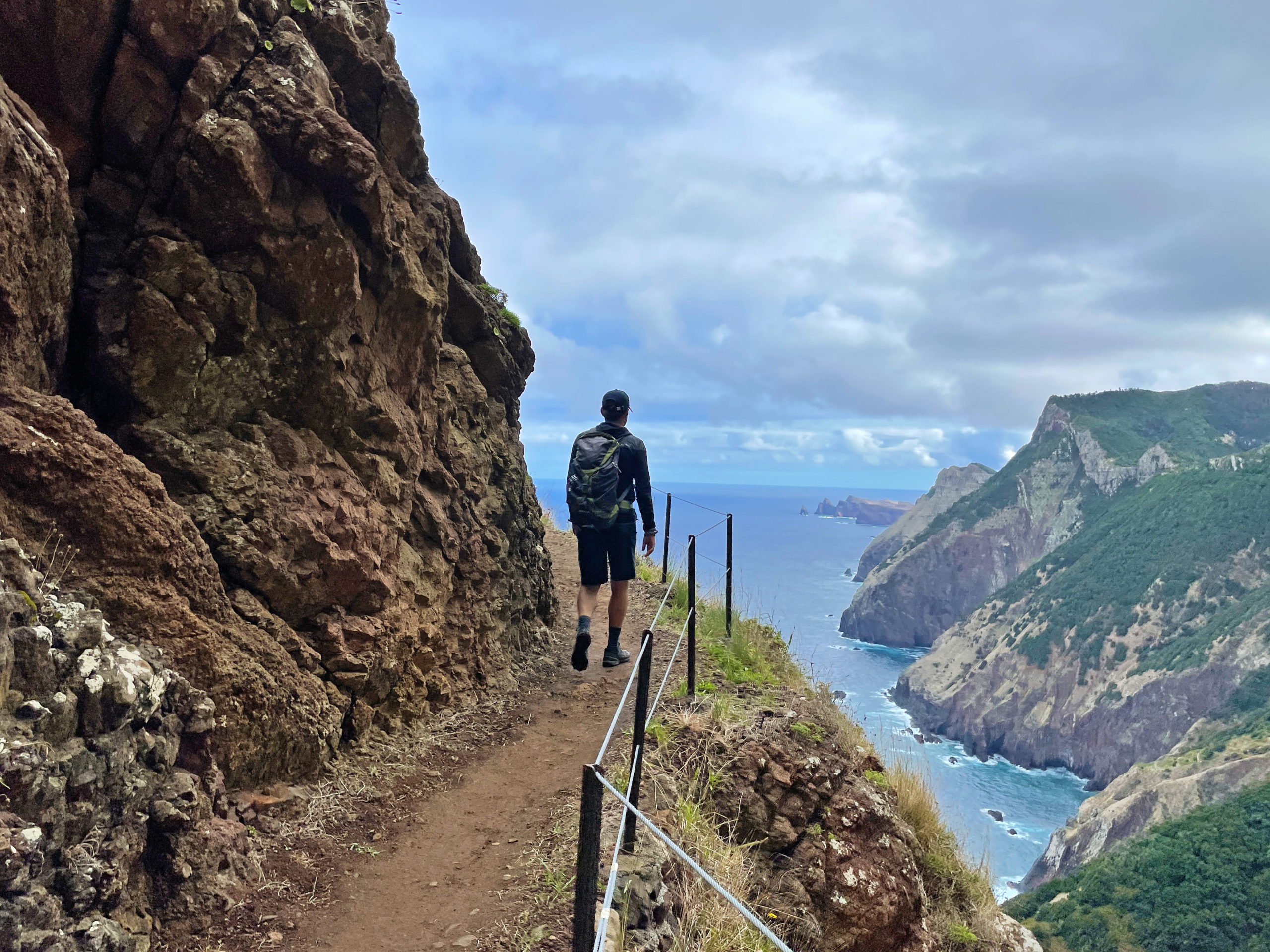 Rundwanderweg an der Küste von der Insel Madeira 